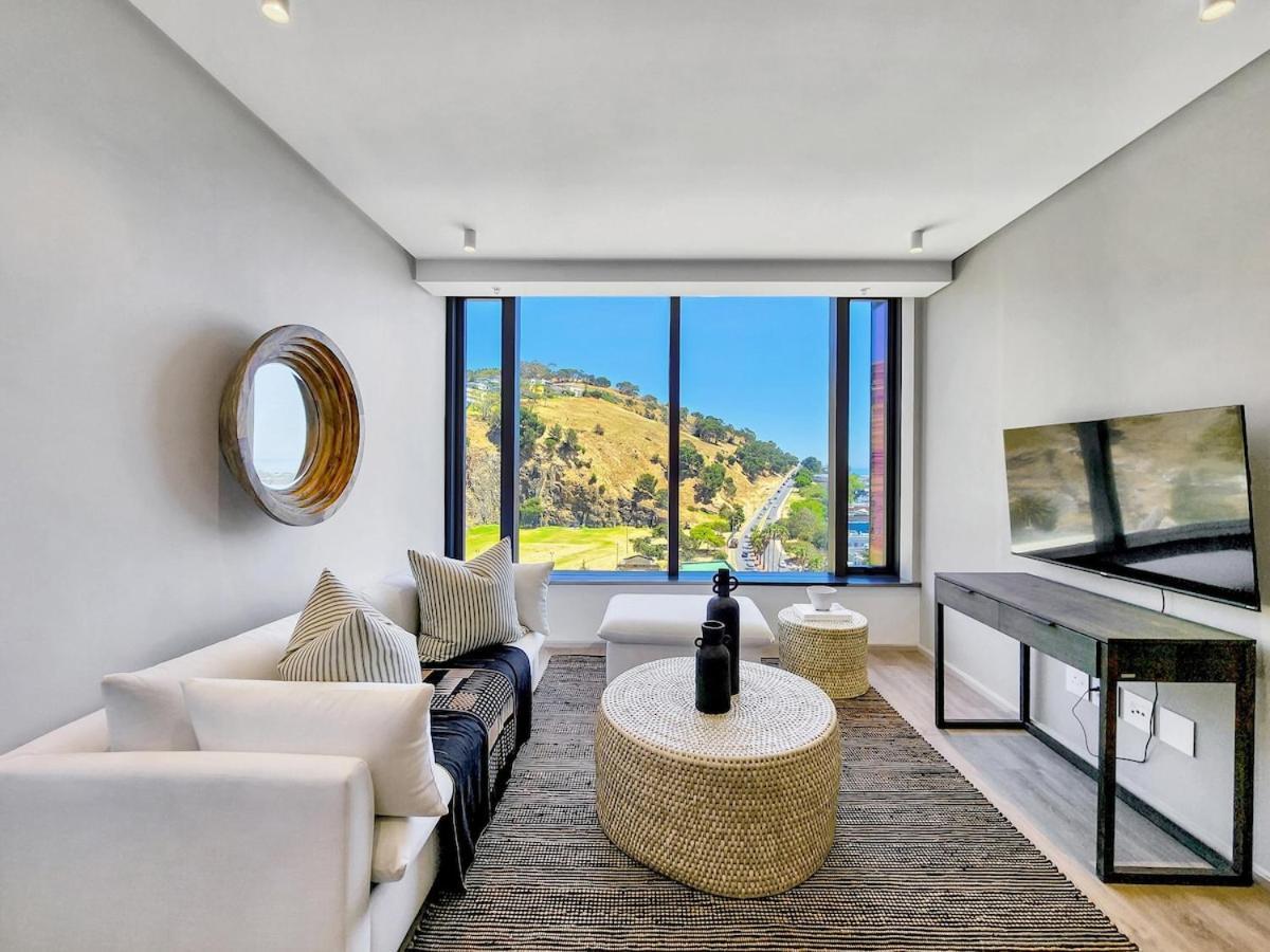 Meticulous On Strand Street,ocean Views Apartment *