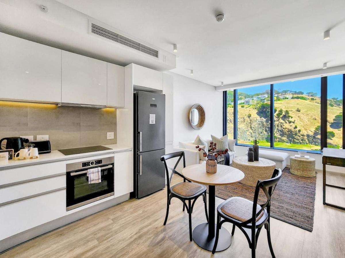 Meticulous On Strand Street,ocean Views Apartment