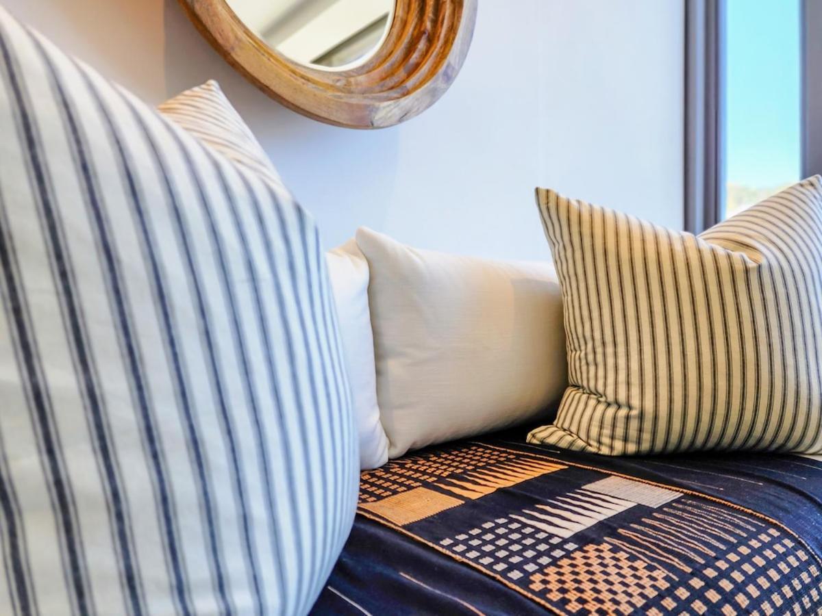 Meticulous On Strand Street,ocean Views Apartment
