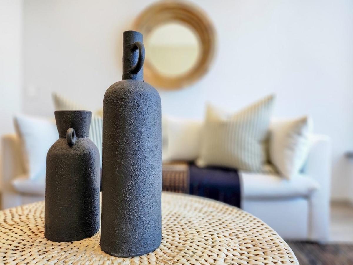 Apartment Meticulous On Strand Street,ocean Views
